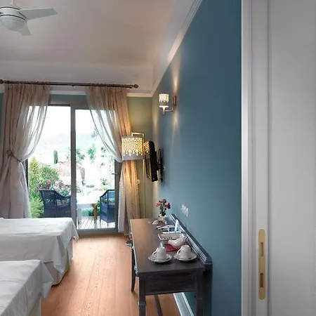 Antmare Hotel 3*